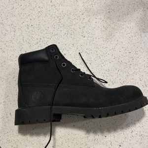 Black timberland boots size 7Y